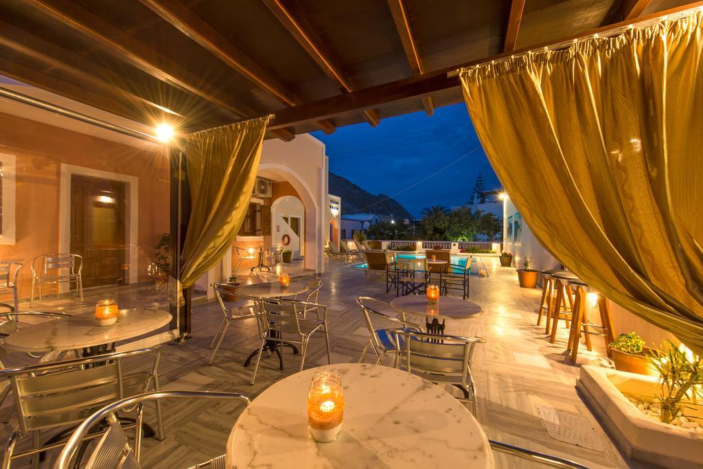 Voula Hotel apartamentowy Perissa (Santorini)