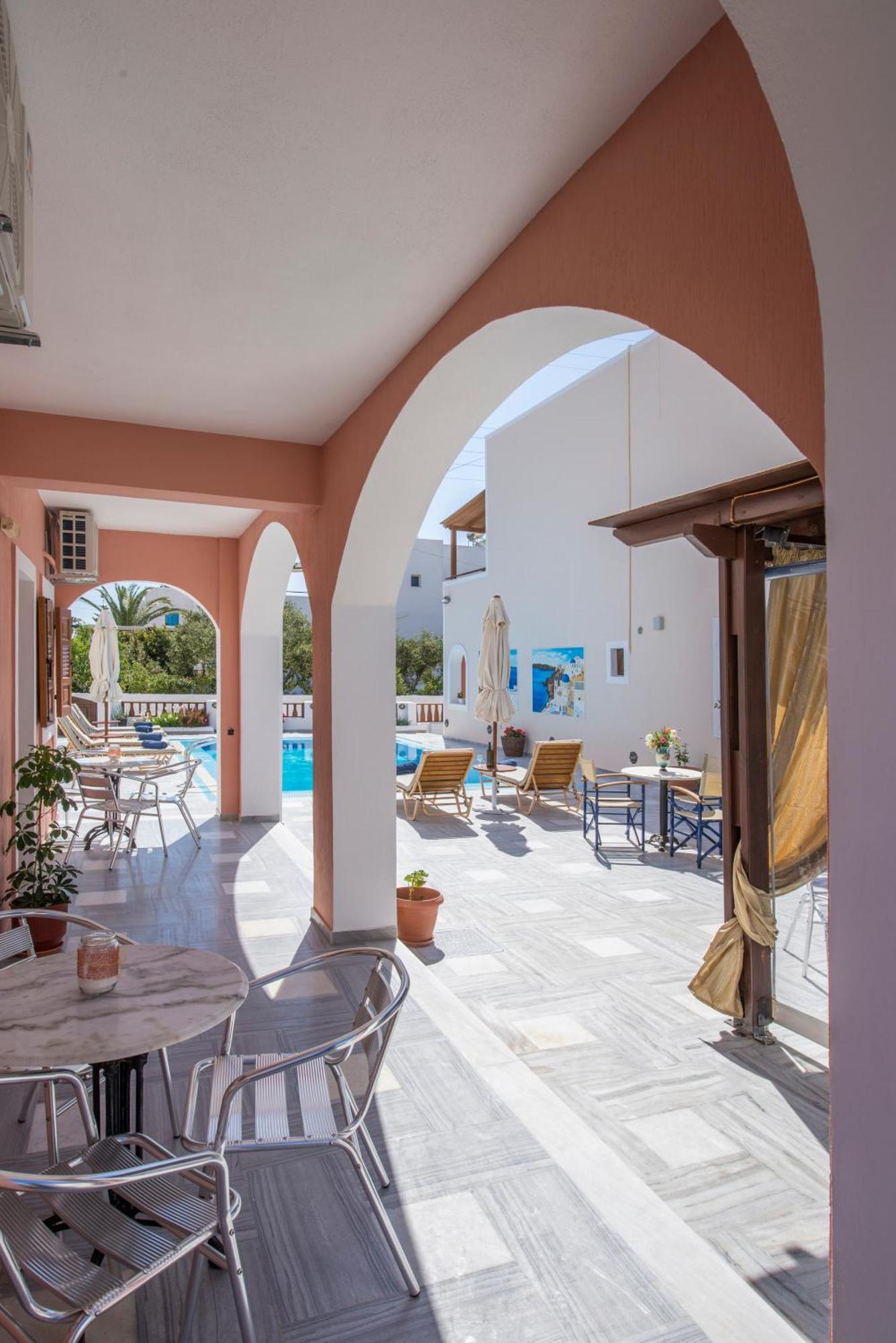 Hotel apartamentowy Voula 4*