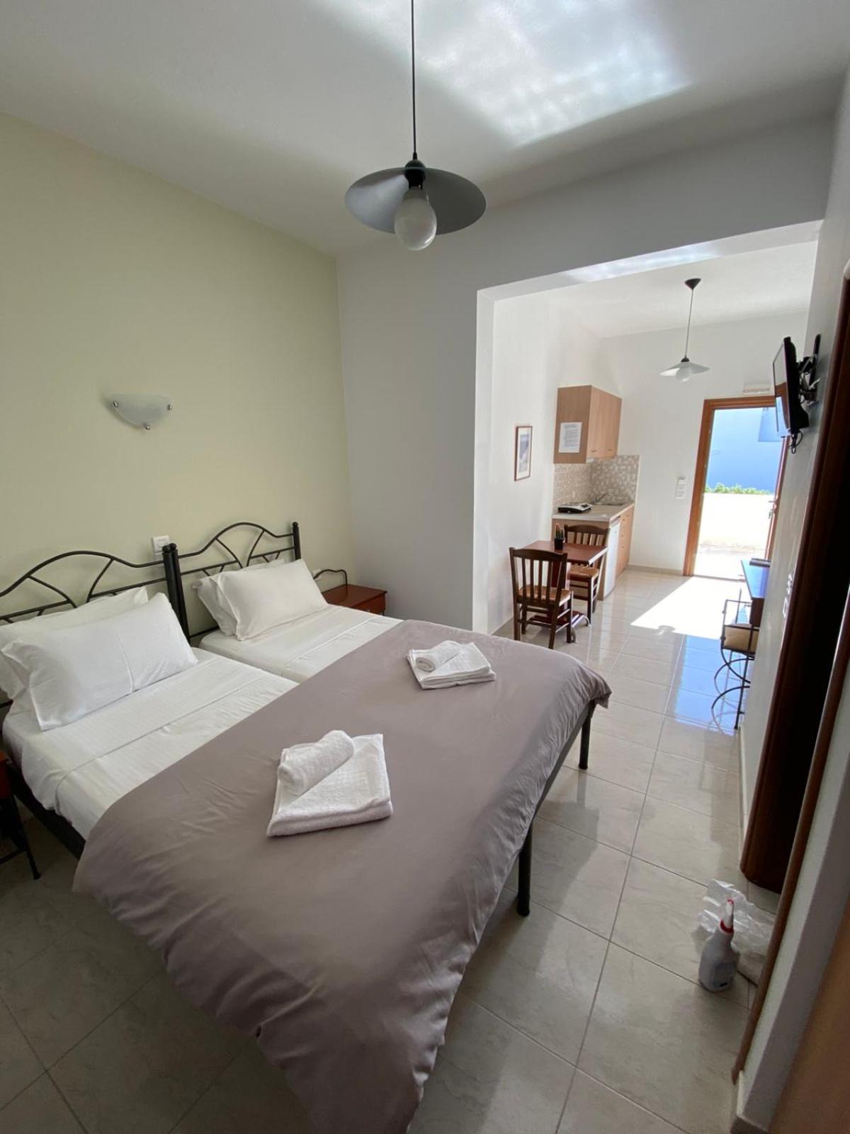 Voula Apart Otel Perissa (Santorini)