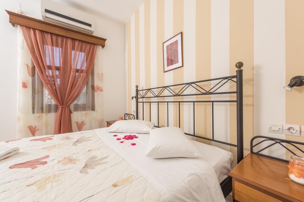 Voula Apart Otel 4*